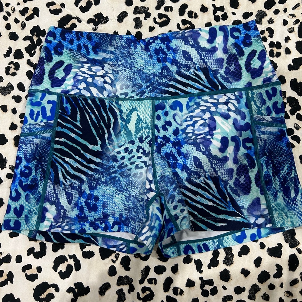 CVG medium shorts